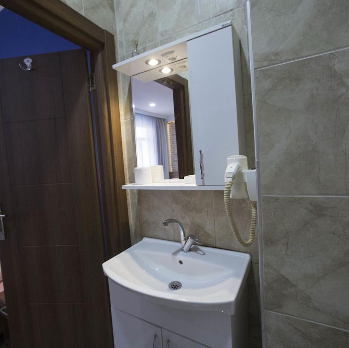 Taksim Park Hotel Istanbul Exterior photo